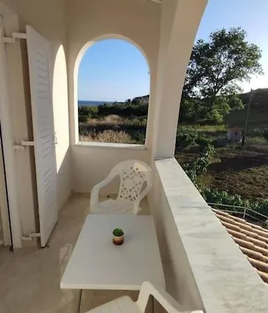 Pecka's House By The River Marathias